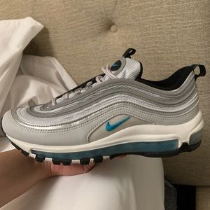 Women’s Nike AirMax 97